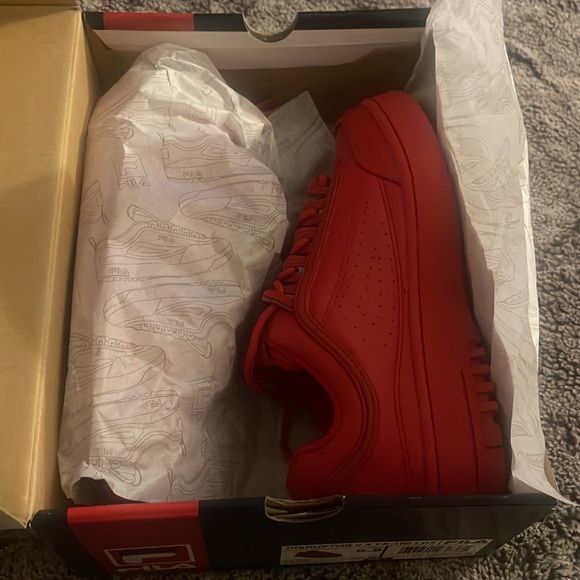 Brand New Red Fila - Picture 3 of 4